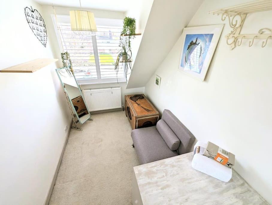 Spacious Lovely 3 Bed House In Keyworth Nottingham Suit Contractors Or Family Exterior foto